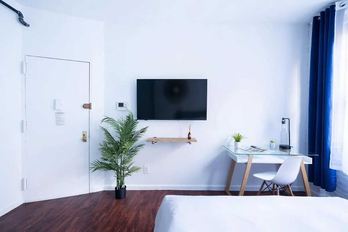 83-2Fe Ues Central Park Newly Furnished Studio نيو يورك